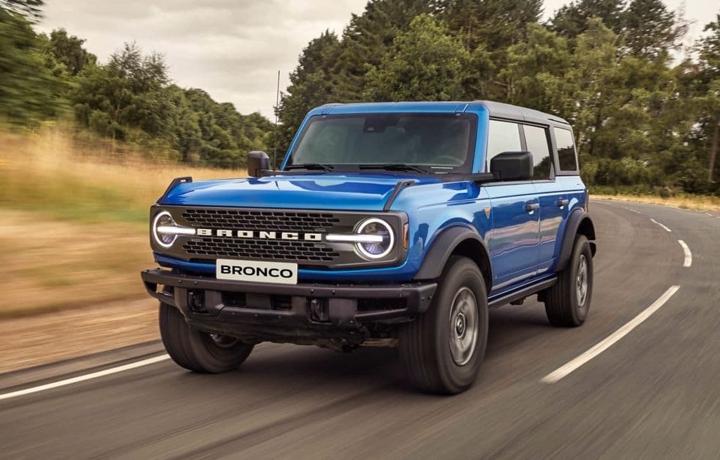 bronco na drodze