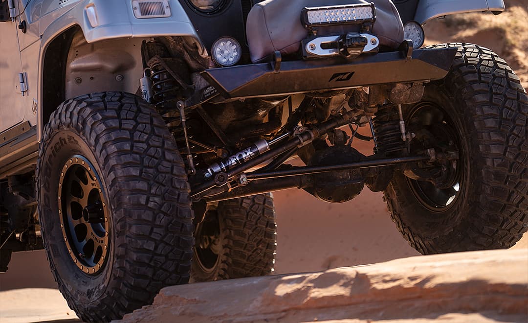 full lift jeep with raised suspension