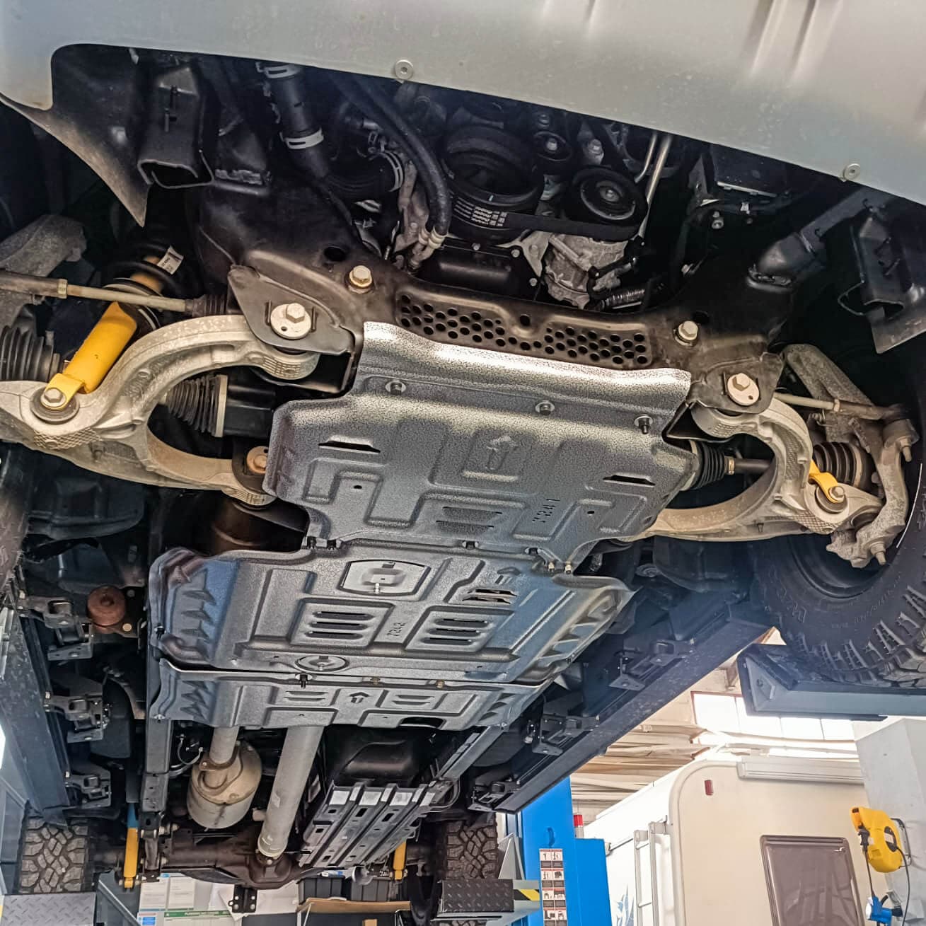 Aluminum skid plates on the underbody of the RAM 1500 DT